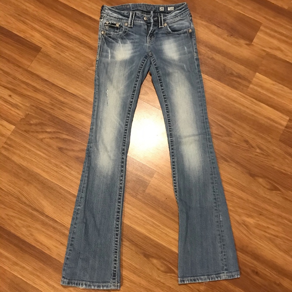 Miss Me Jeans. Boot Cut